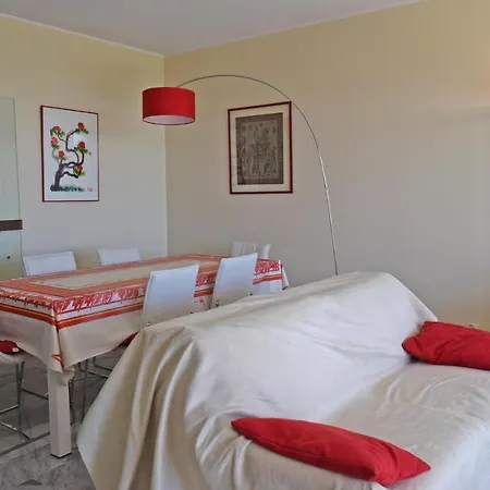 Renoir Apartment